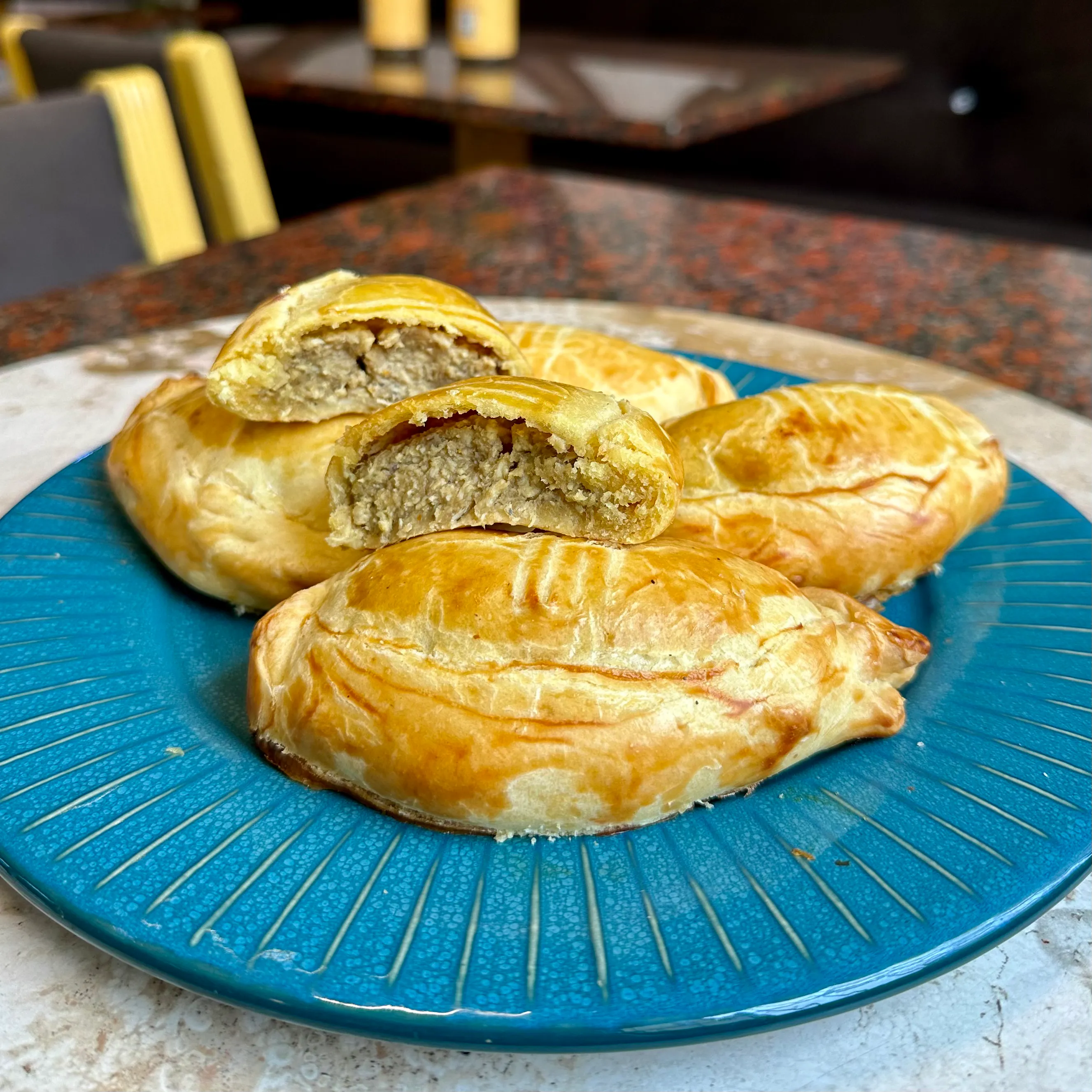 Empanada de Ají de Gallina
